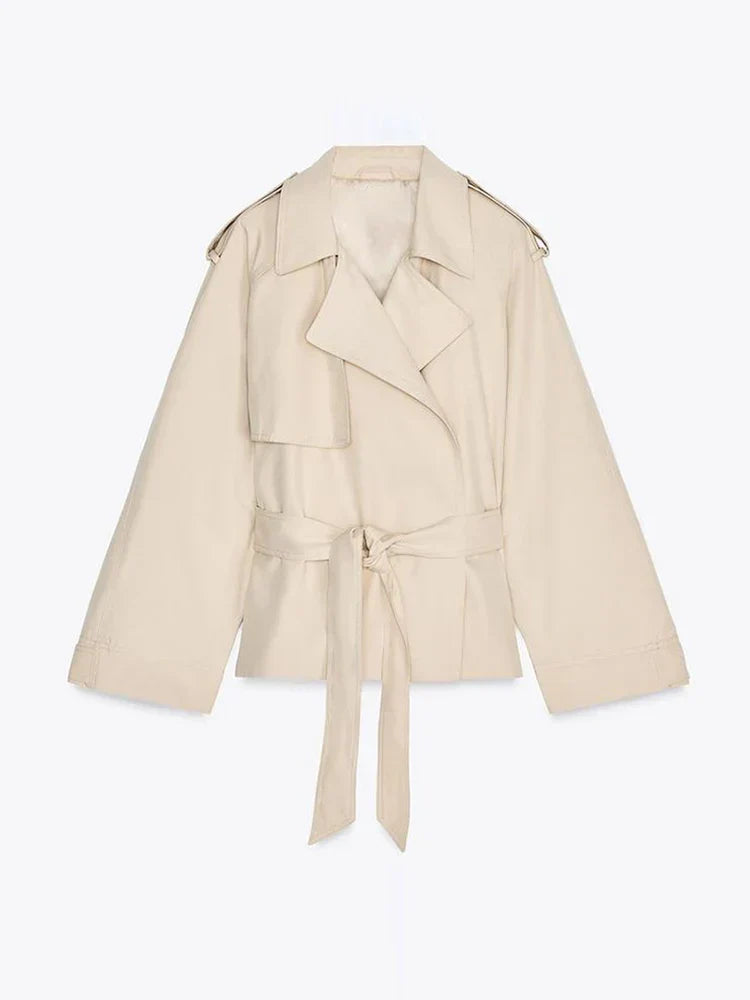 Melodi | Kort Trenchcoat med Snøredetaljer 