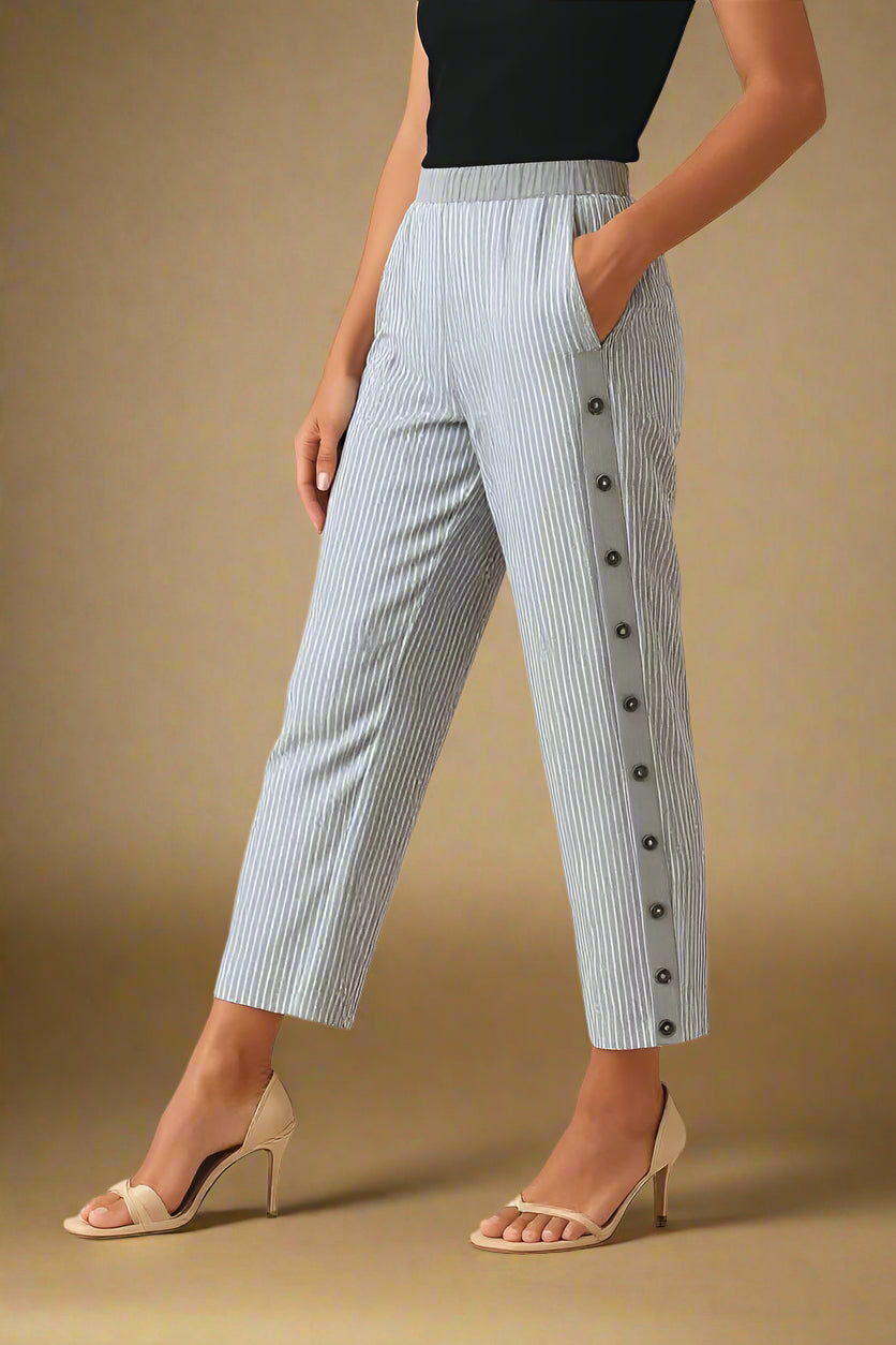ALVA BUKSER | Casual Elegance med Let Struktur &amp; Stribet Finish 