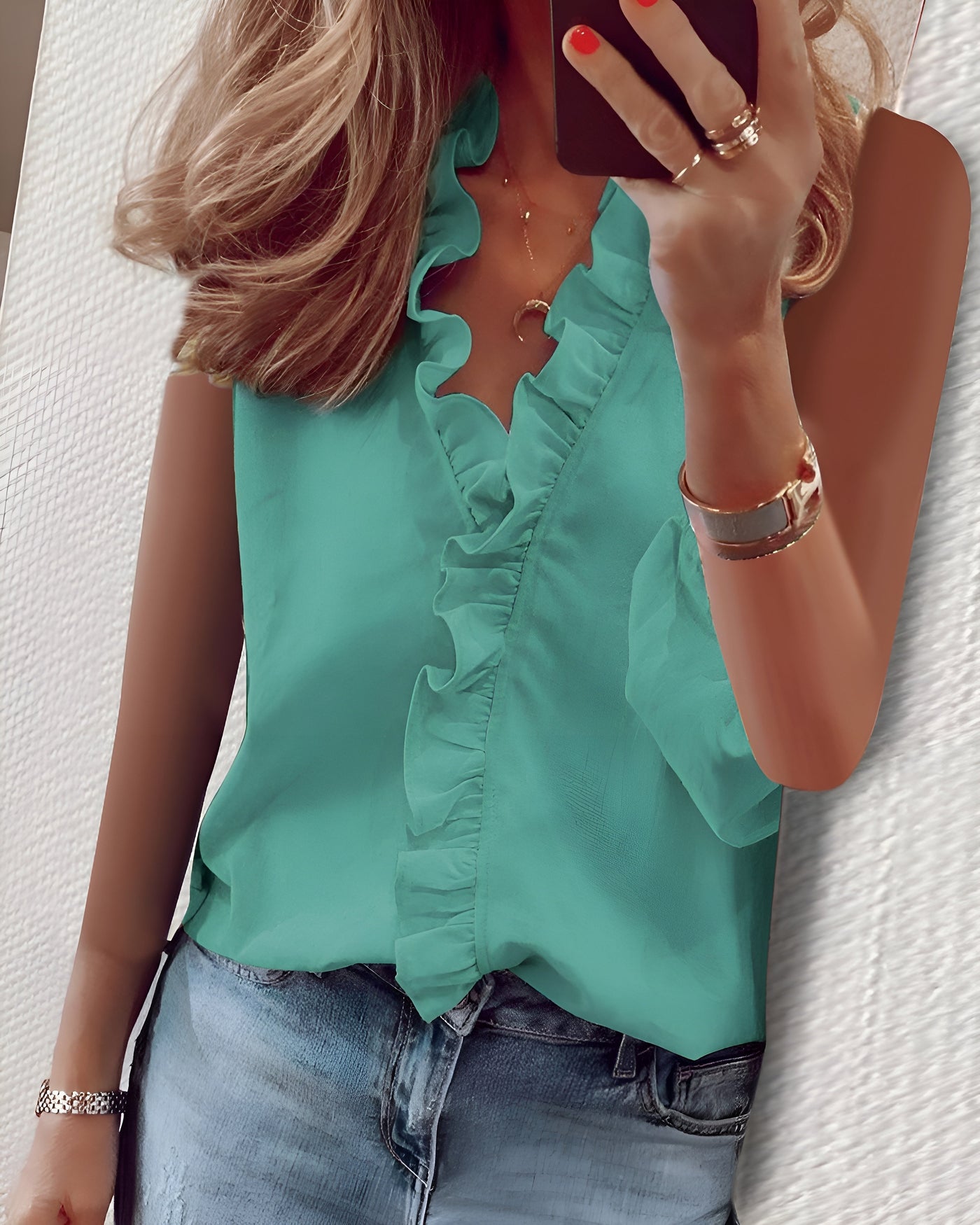 Clara™ – Luftig og elegant bluse med flæser 